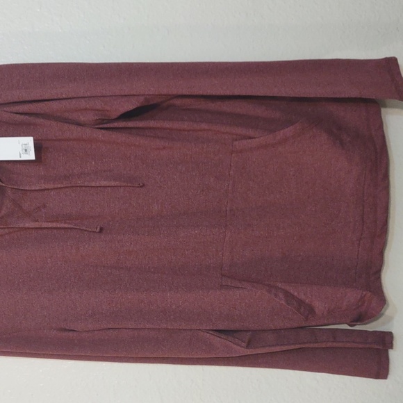 NWT SONOMA GOOD FOR LIFE LIGHTWEIGHT HOOD LONG SLEEVE SHIRT SIZEM COLOR BURGUNDY - Picture 5 of 10